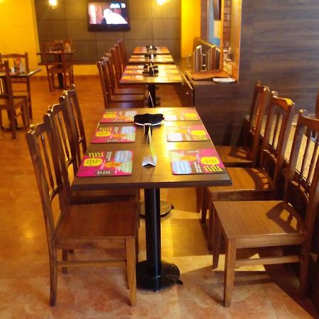 Ira By Orchid Mumbai T-2 International Airport Hotel Exterior photo