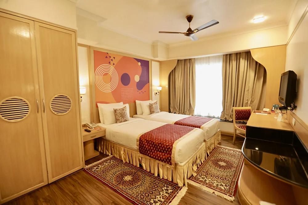 Ira By Orchid Mumbai T-2 International Airport Hotel Exterior photo